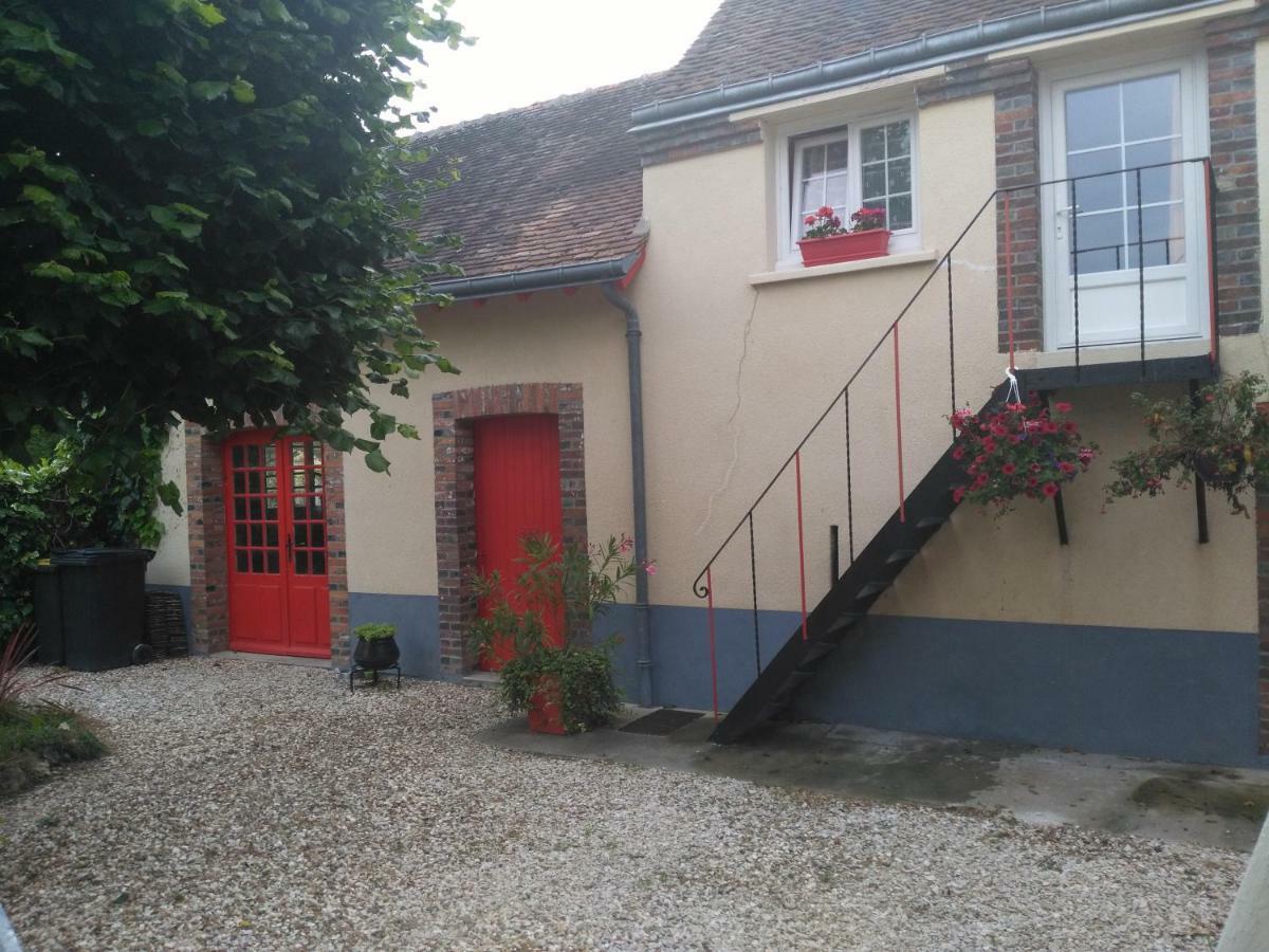 Ferienwohnung La Cite Des Abeilles Villemandeur Exterior foto